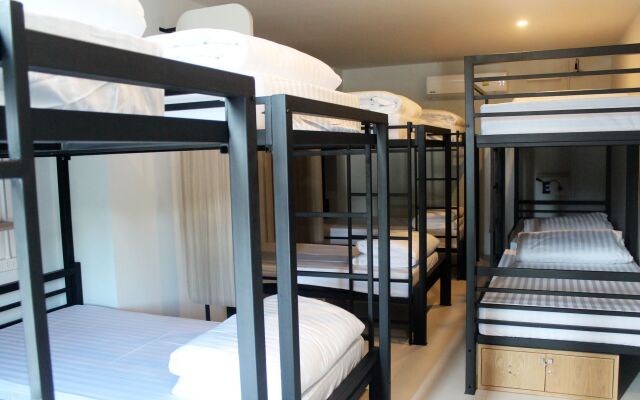 Phuket Marine Poshtel (SHA Plus+)