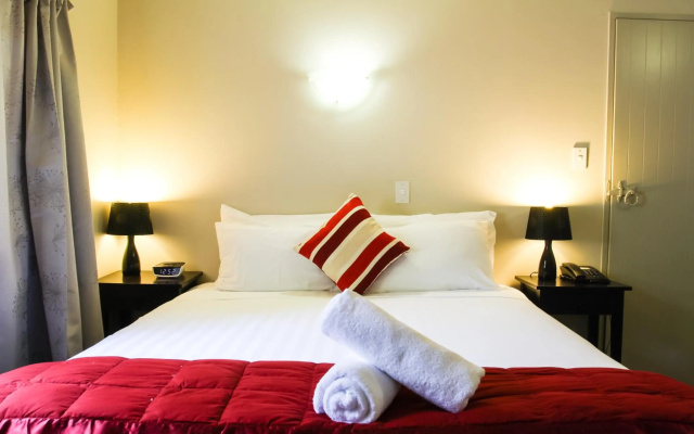 Camelot Motor Lodge – Guest Rooms – Christchurch