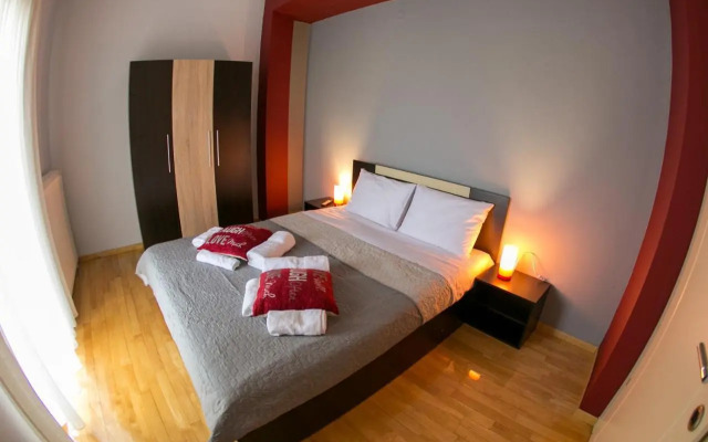 Vier Luxury House