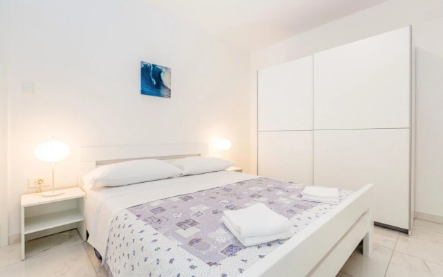 Amazing Home in Linardici With Wifi and 4 Bedrooms