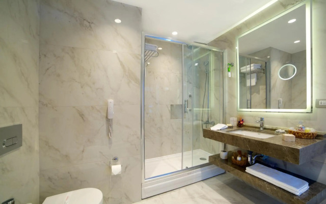 Crystal Palace Hotel