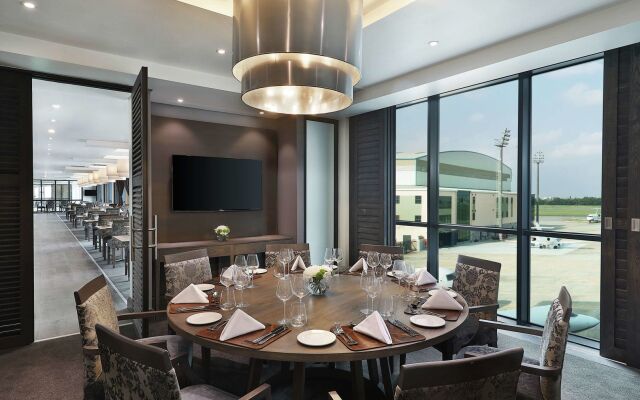 Legend Hotel Lagos Airport, Curio Collection by Hilton