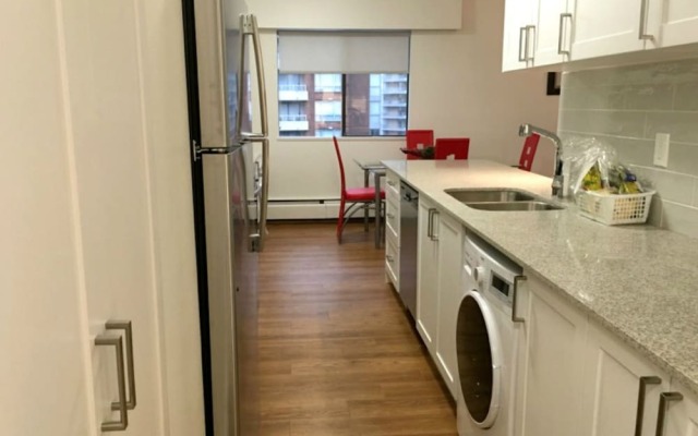 Pelicanstay in Burnaby Lake