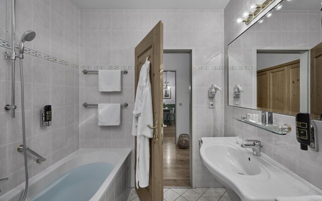 Lisi Family Hotel