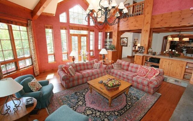 Townhome in Beaver Creek with Mountain View by RedAwning