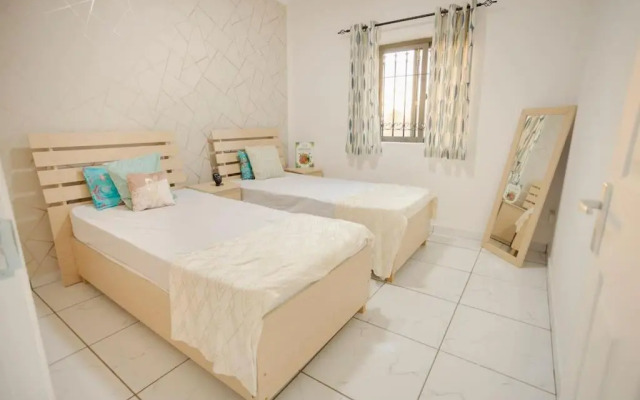 Lovely 2-bedroom duplex with pool