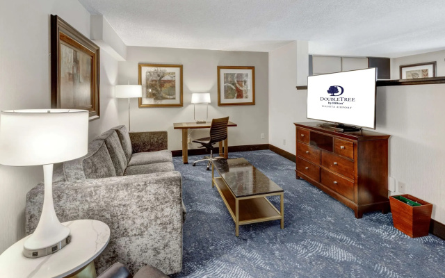 DoubleTree by Hilton Hotel Wichita Airport