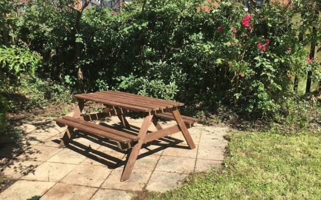 Elegant 3-Bed House w/ Garden