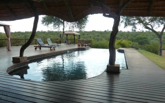 Muweti Bush Lodge