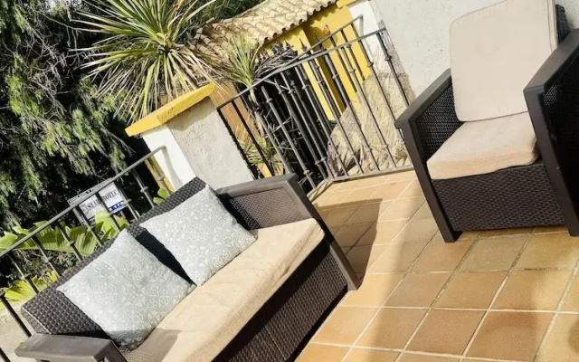 2 Bed Flat-sleeps 4-pets-parking-marina Duquesa