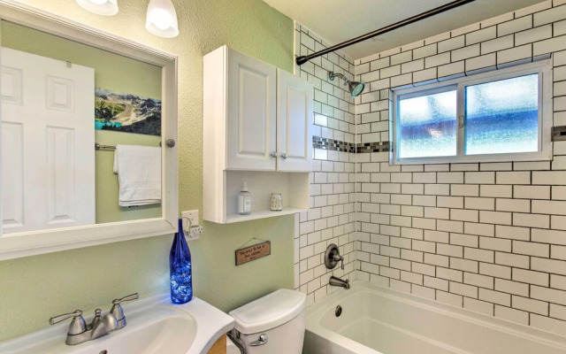 Patio, Grill & Yard: Cozy Denver Abode!