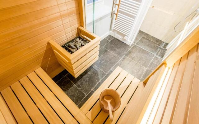 Tualighaker Hues Whg 01