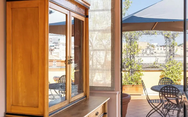 Rental in Rome Trevi Luxury Penthouse