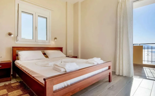 Seaview Studio, 3 Pers Panoramic Seaview in Beautiful Setting, West From Chania