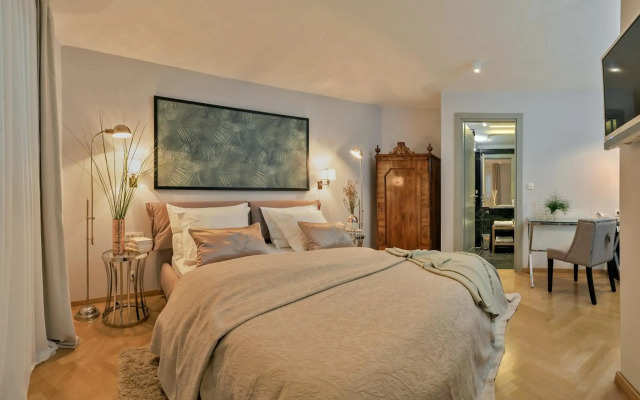 Heritage Hotel 19