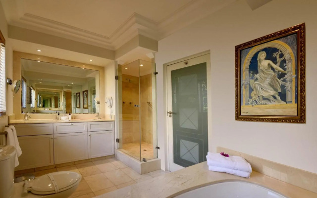 The Clarendon - Bantry Bay