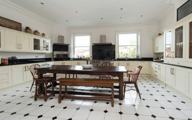 Severn Manor Country Estate