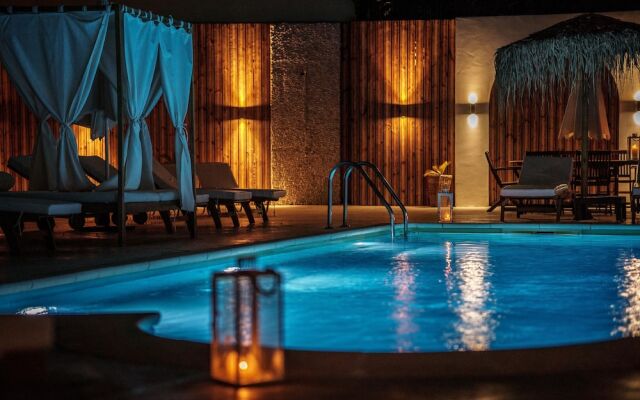 Manias Hotel Apartments