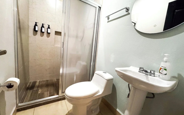 Indigo 7 - Steps from Playa Brujas Beach