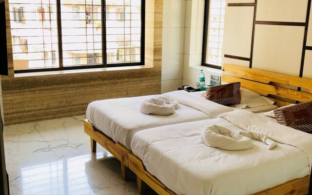 Luxury Stay Close To Worli Sea Face