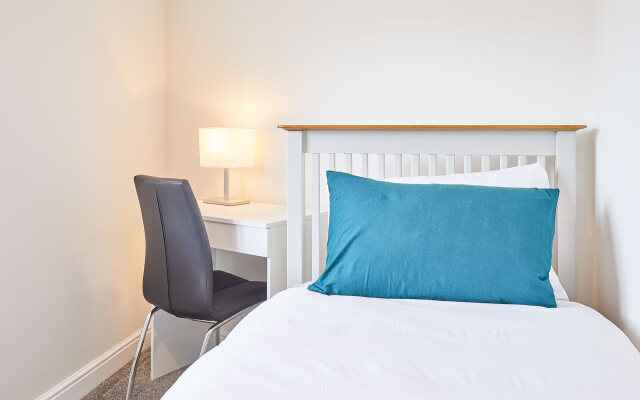 Host Stay Aynsley Mews