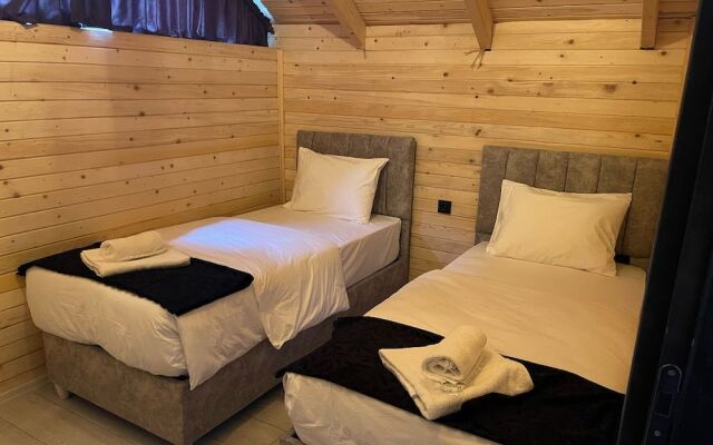 Riverside Suite & Bungalow