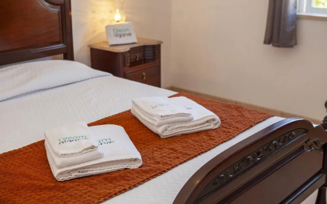 FF 03 - Bedroom 3 in Sea Breeze Guesthouse