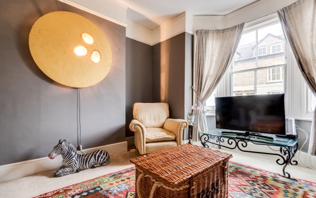 The Walton House spacious 3-Bedroom Jericho House close to City Centre