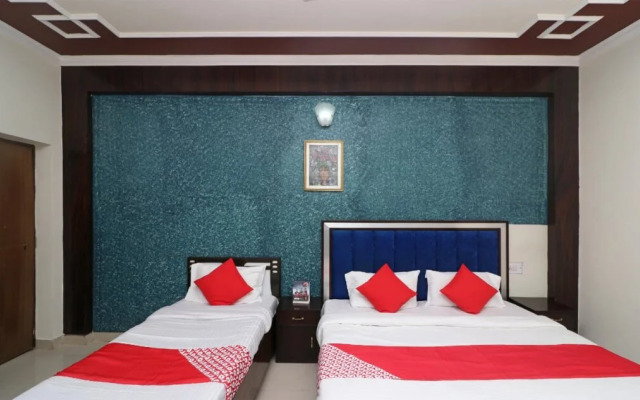 Capital O 9905 Hotel Doon Star