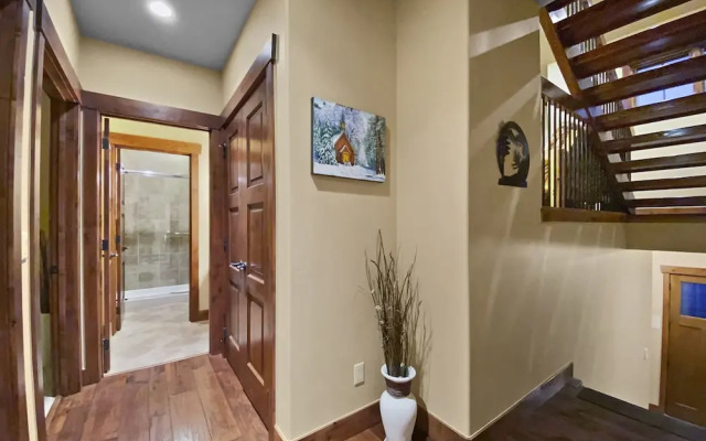 Dewey Placer Lodge 3 Bedroom Home by Redawning