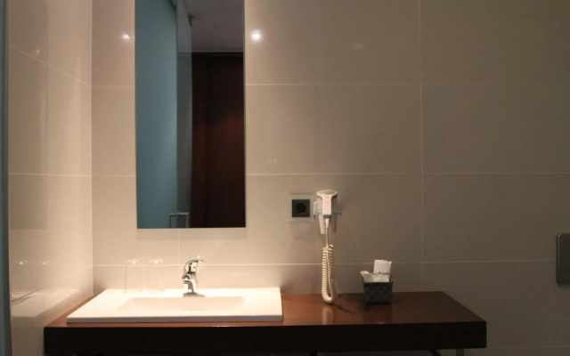 Lazza Hotel