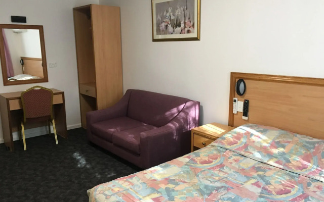 Edgecliff Lodge Motel