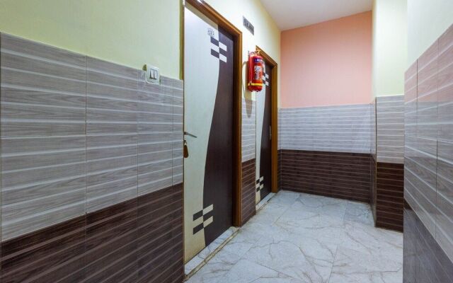 Spot On 46066 Hotel Azizia Residency
