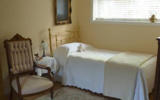 Antiques and Gardens