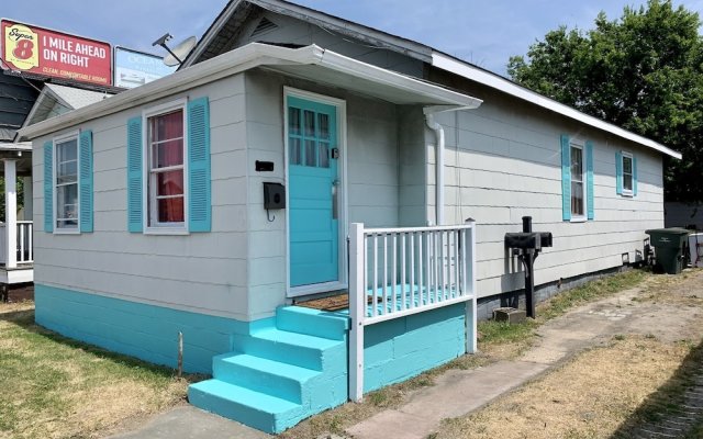 Cozy Historic Beach House In Ocean View 2 Bedroom Cottage by Redawning