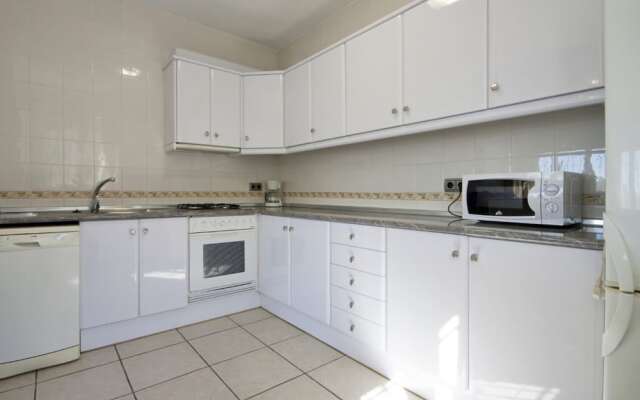 Villa - 5 Bedrooms with Pool and WiFi - 105012