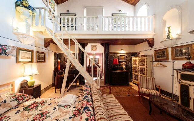 Shepinetree - Capela House