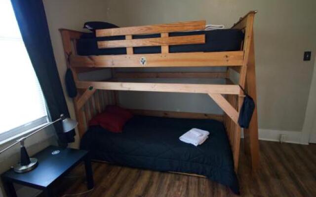 Cajun Hostel Downtown