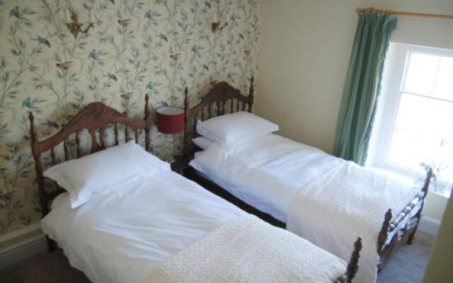 The Fforest Inn