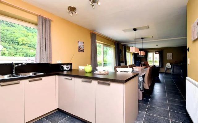 Holiday Home in Hastiere Near Forest