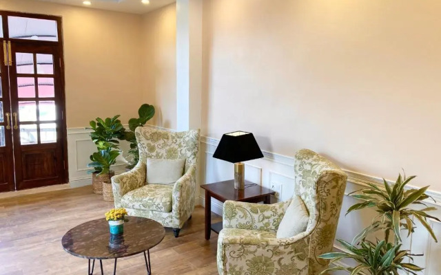 Shalom Farmhouse by the hillside