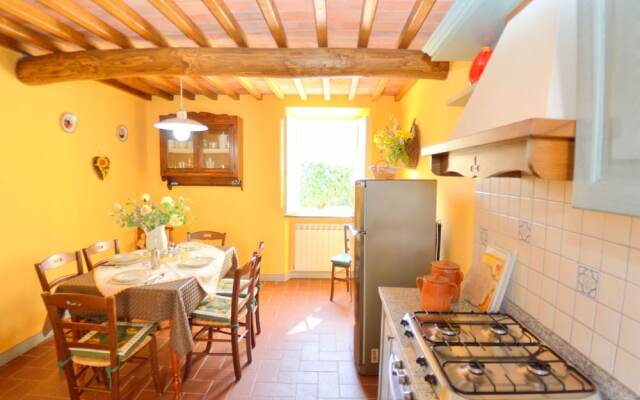 Bright Holiday Home in Pescaglia With Gazebo