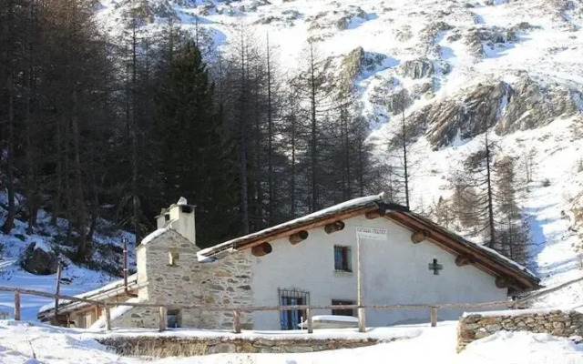 Rifugio Capanna Anzana 2'050 m.s.l.m.