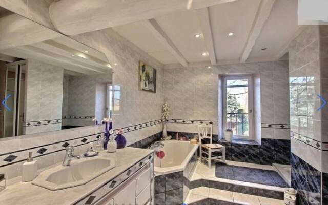 Lovely Renovated Farm in the heart of Drôme