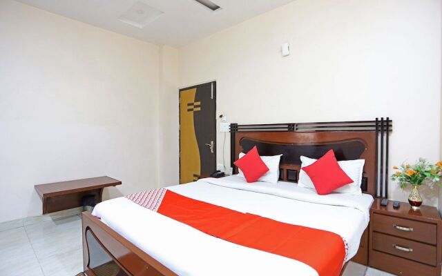 OYO 43691 Hotel Rbs Inn