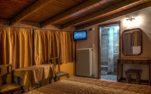 Charoula Rooms