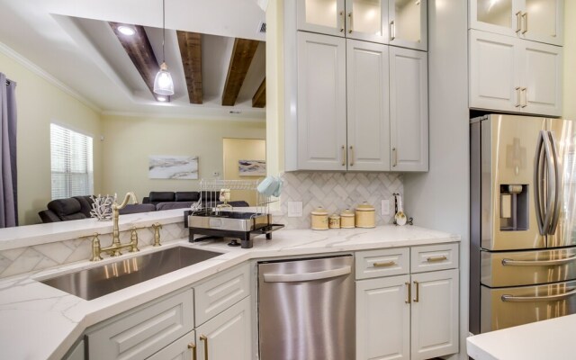 Chic Texas Abode w/ Patio & Fenced-in Yard!