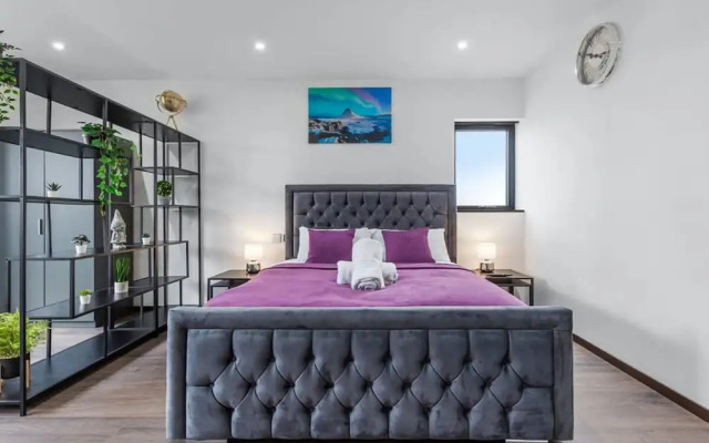 Luxury Flat Near Leicester Square Central London