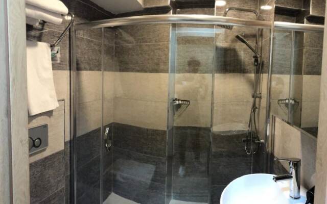 Golden Sail Hotel Old City