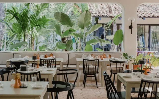 Sendero Hotel